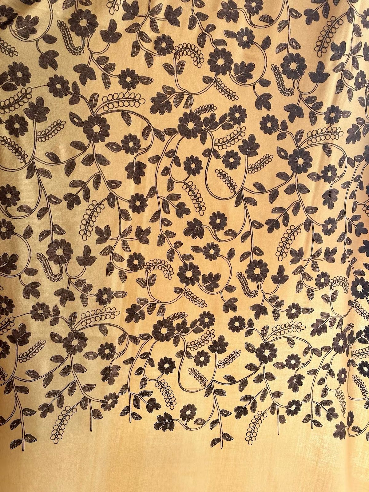 Artisan Hand-Embroidered Kashmiri Wool Shawl - Floral Vine Jaal Work